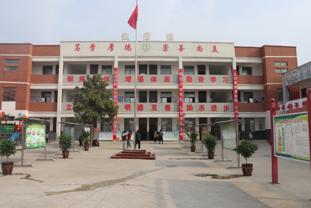 3 嶄新的教學(xué)樓。（高玉瑩  攝）.JPG