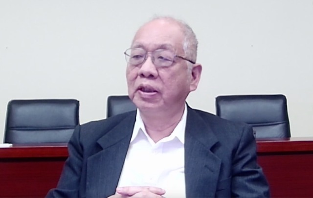 丘成桐發(fā)言。學(xué)校供圖.jpg